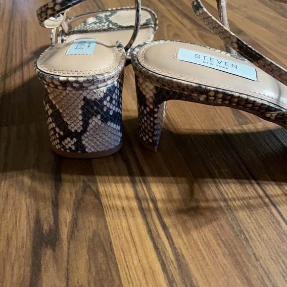 Snake print Steven heels - Picture 2 of 3